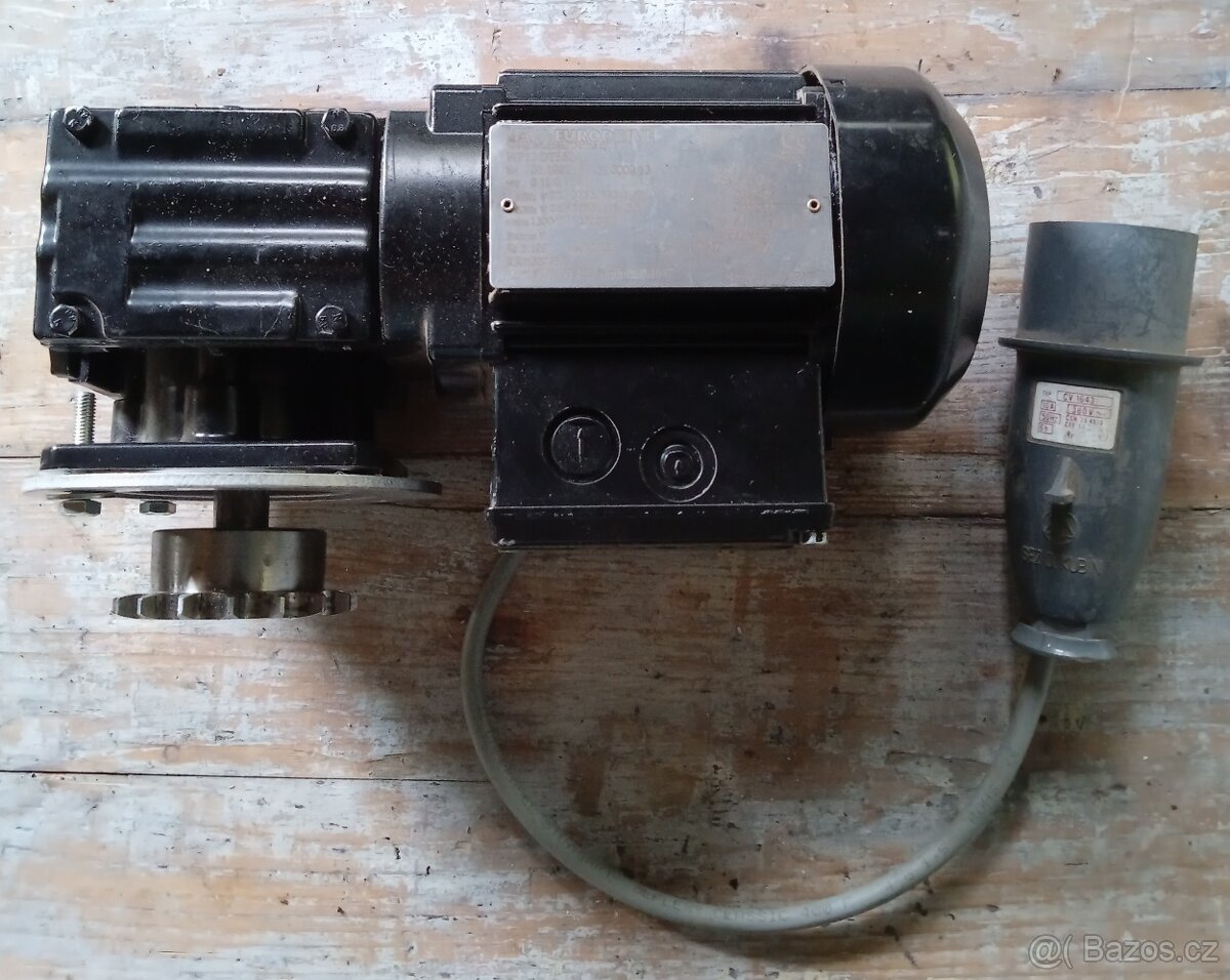 Elektromotor s převodovkou SEW