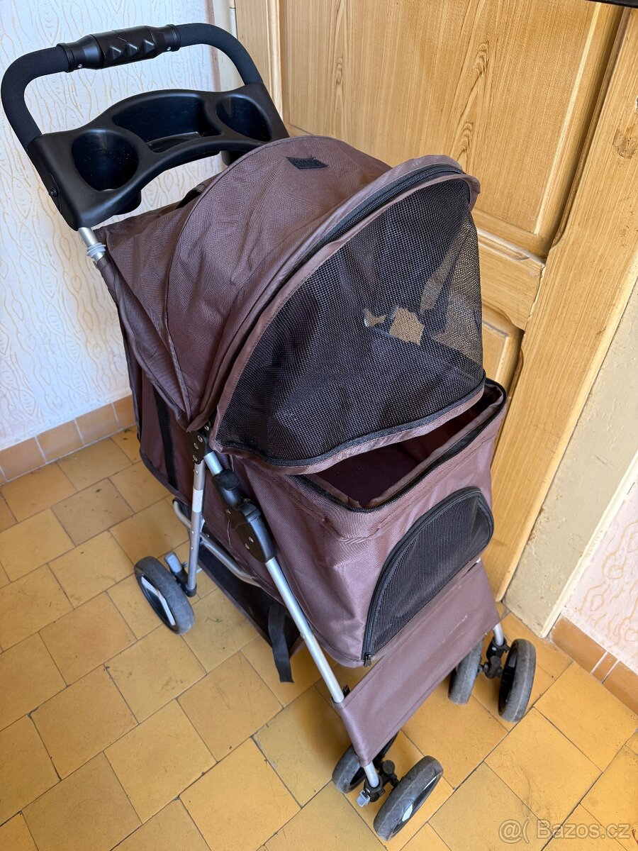 Kočárek pro psy