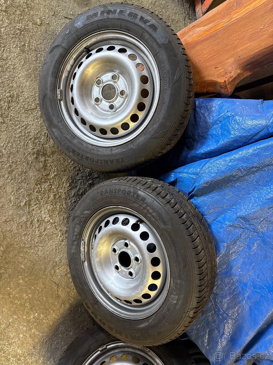 kola VW Transporter T5/T6