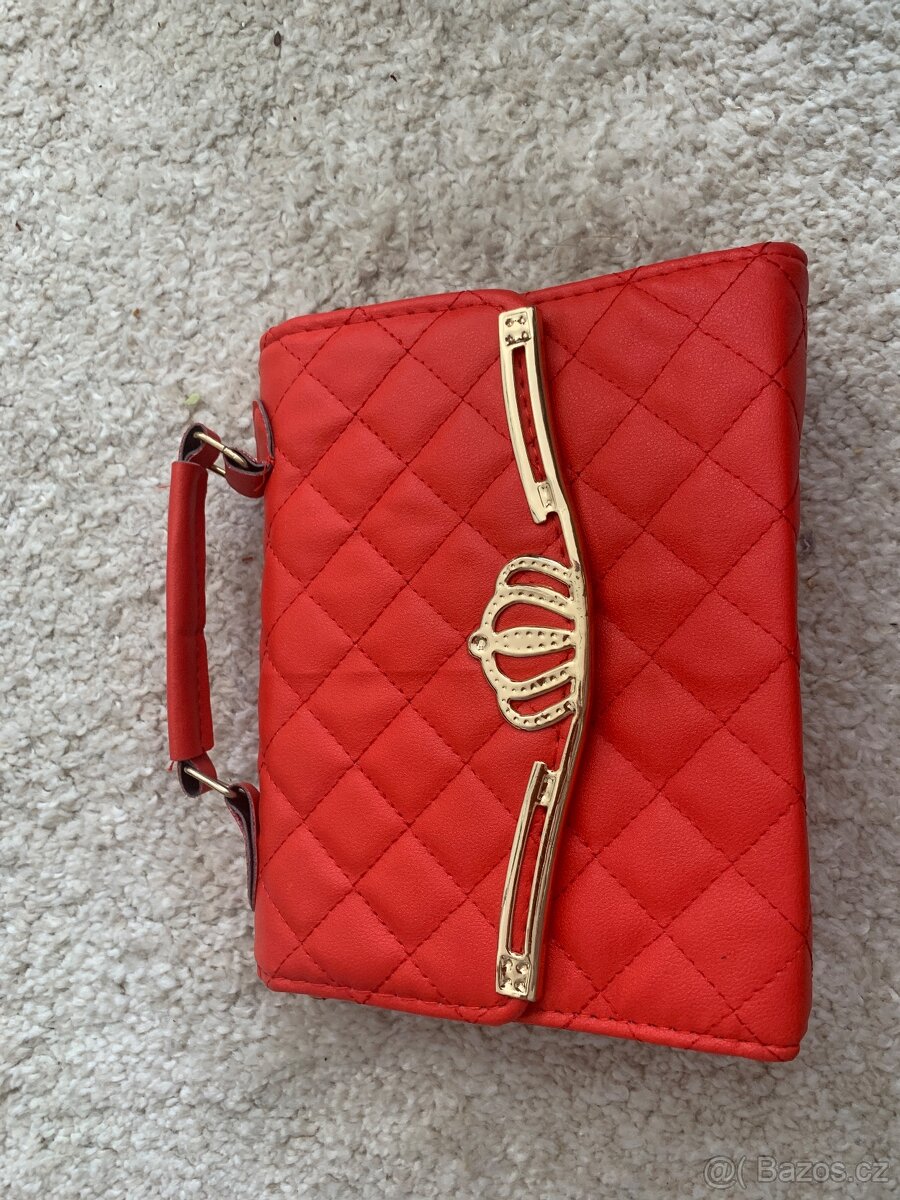 Krásná kabelka do divadla