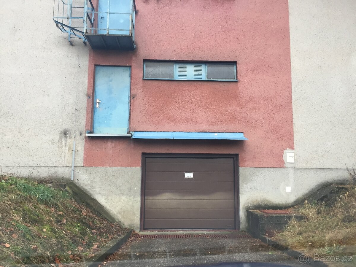 Pronájem garáže ve Zlíně - Podhoří