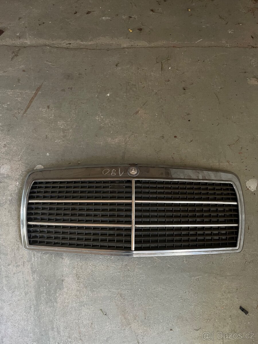 Mercedes-Benz W201 - přední maska bez znaku