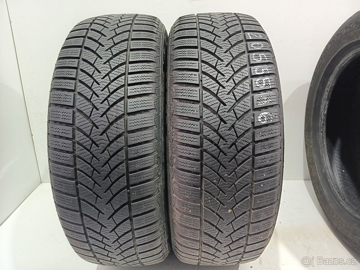 2ks zimní pneu 205/55/16 Semperit
