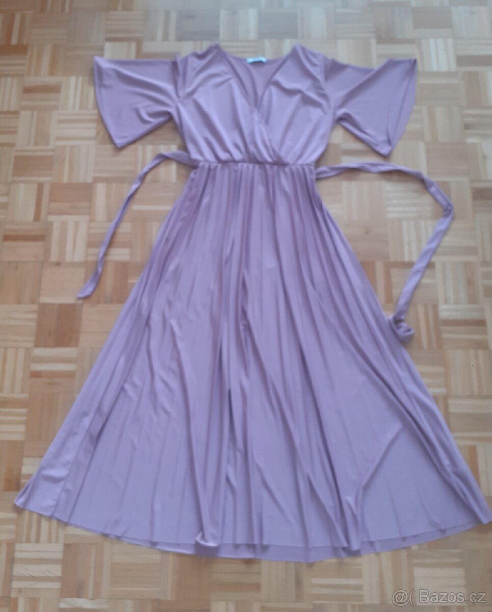 Dámské společenské šaty About You 46