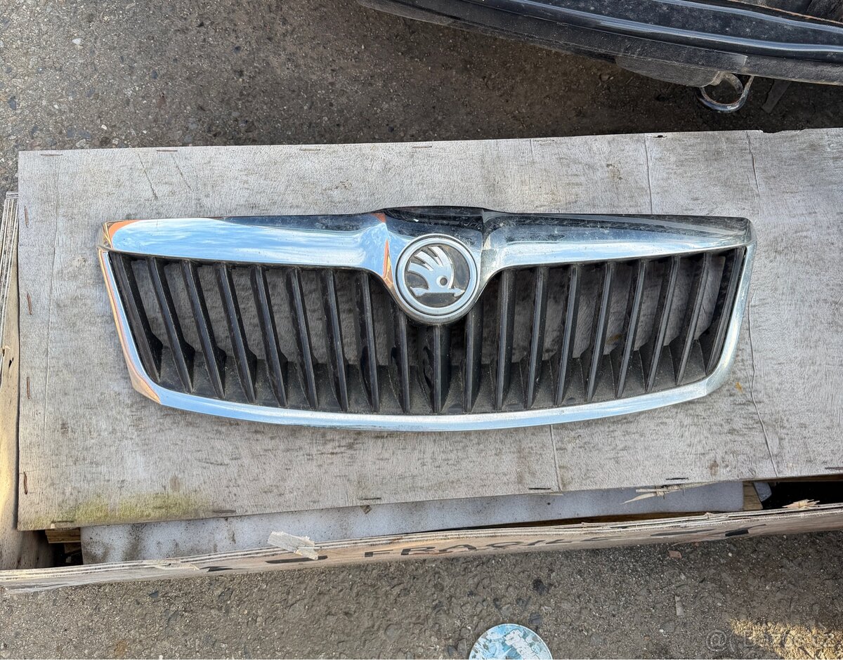 Škoda Octavia 2 maska