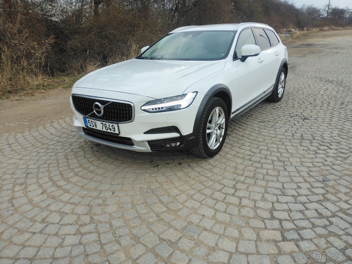 Volvo v90 cross country