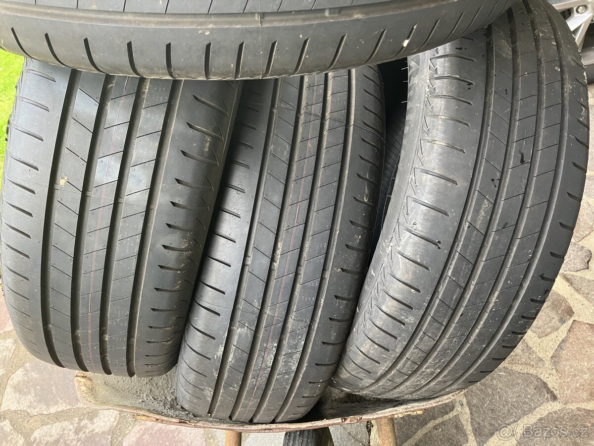 letní pneu Bridgestone Turanza T005 215/60 R17
