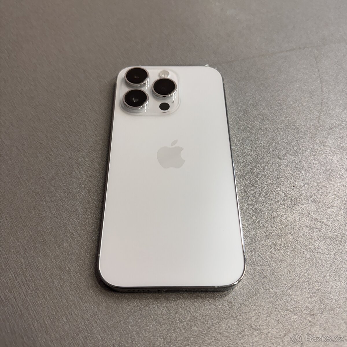 iPhone 14 Pro 256GB silver, pěkný stav, 12 měsíců záruka