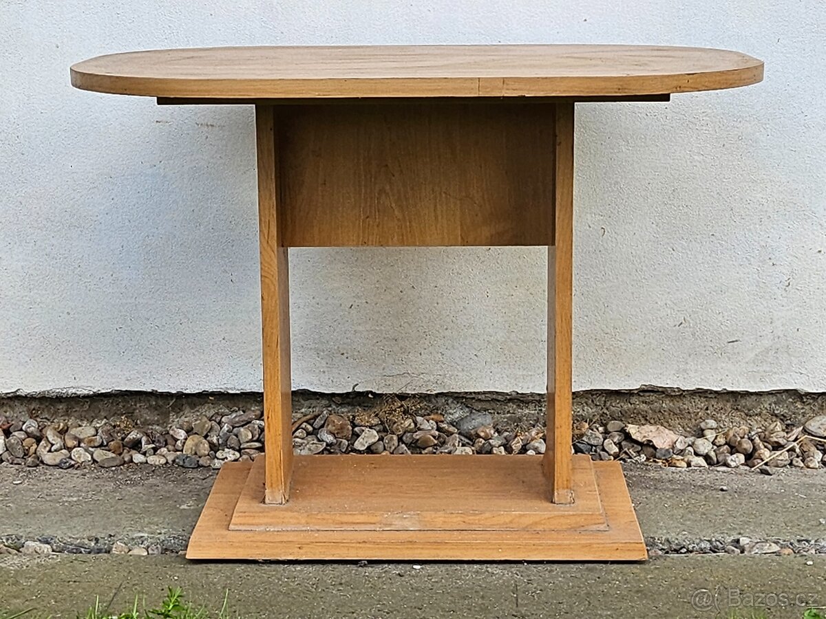 Konferenční stolek
