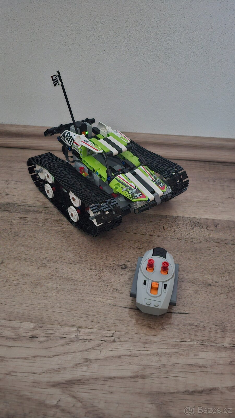 Lego Rc Pásový Závoďák