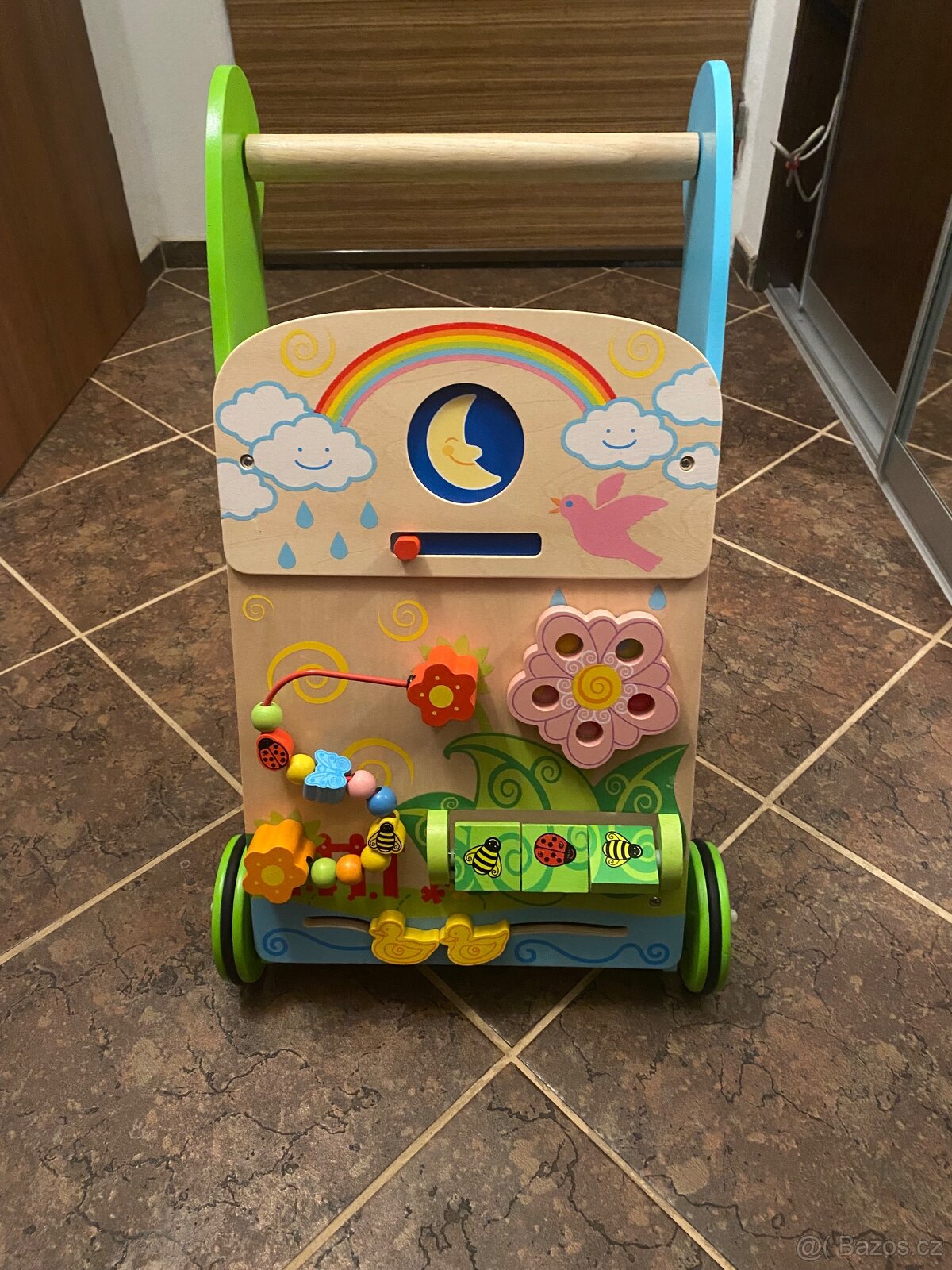 Dřevěné chodítko BigJigsToys - zahrada