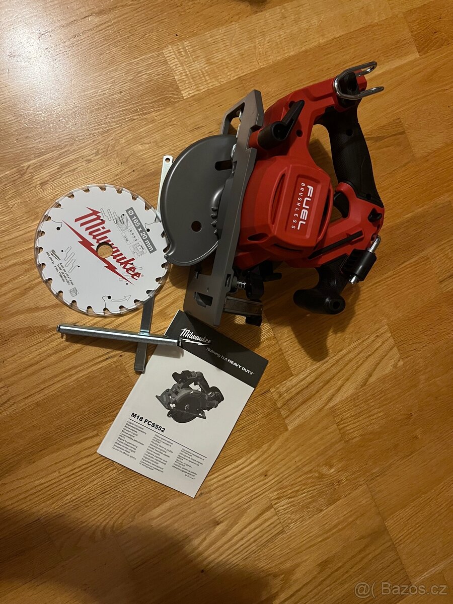 Okružní pila Milwaukee M18 FCS552