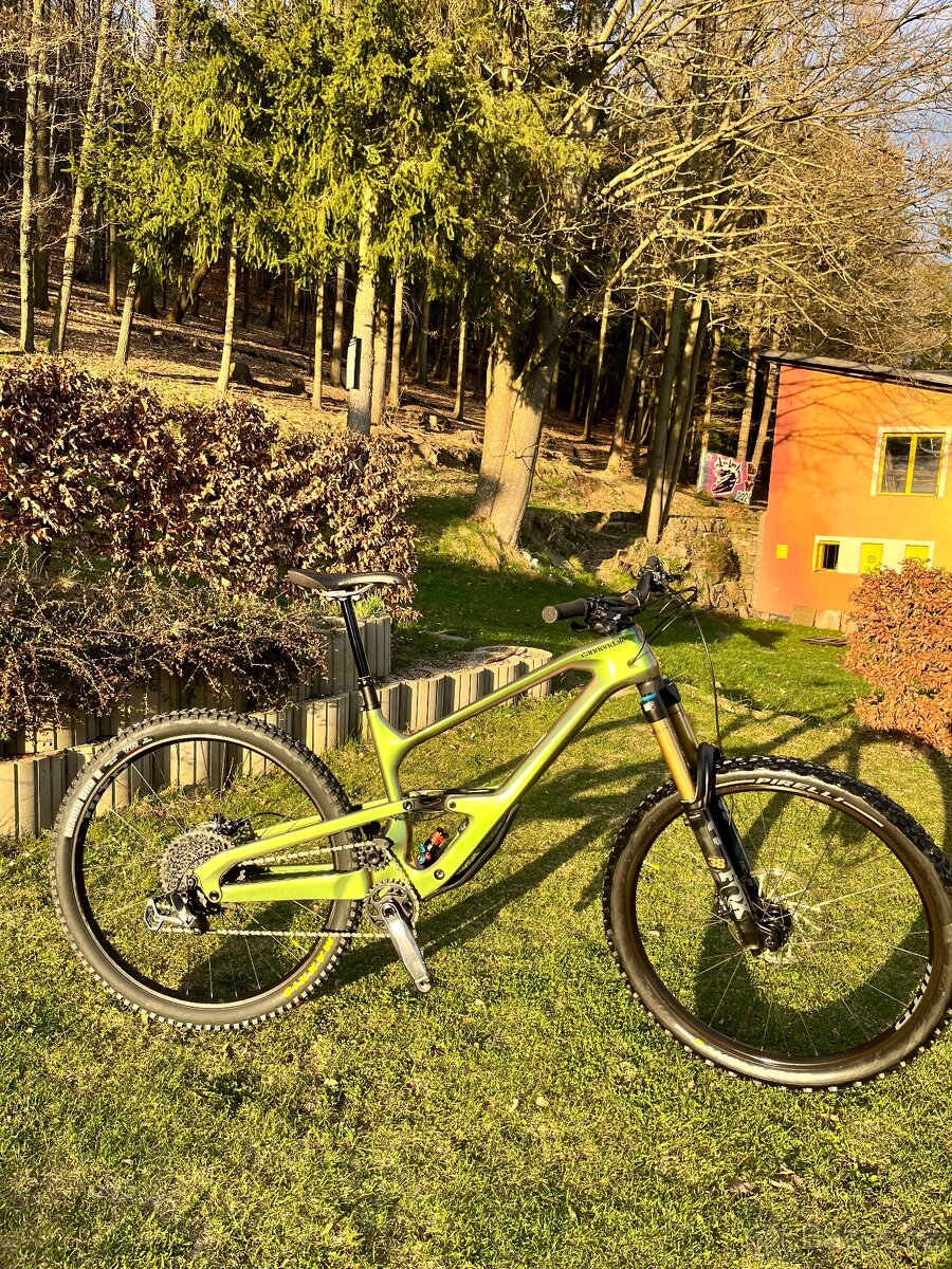 Cannondale Jekyll Carbon 1 2023, barva Beetle Green