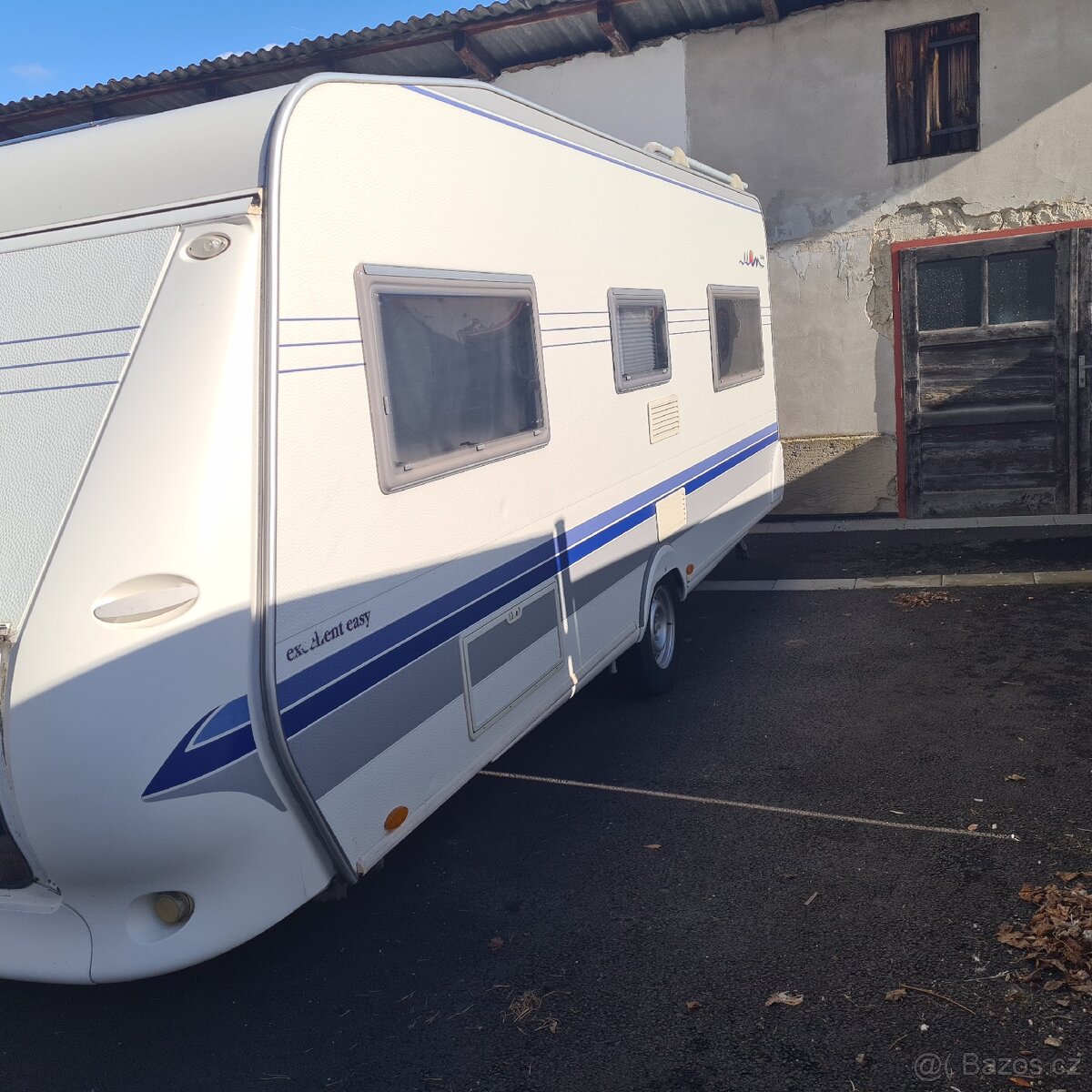 Karavan hobby 560