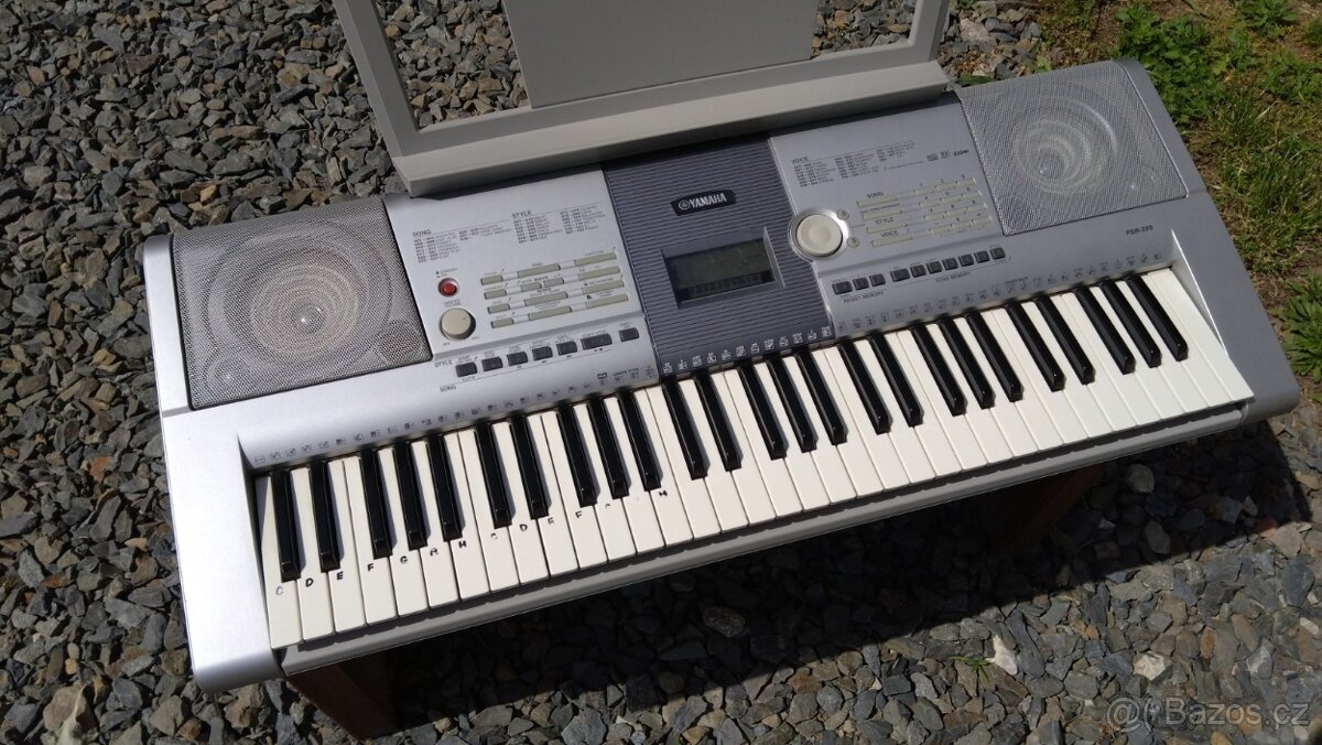 Yamaha PSR 295 - ZAMLUVENO