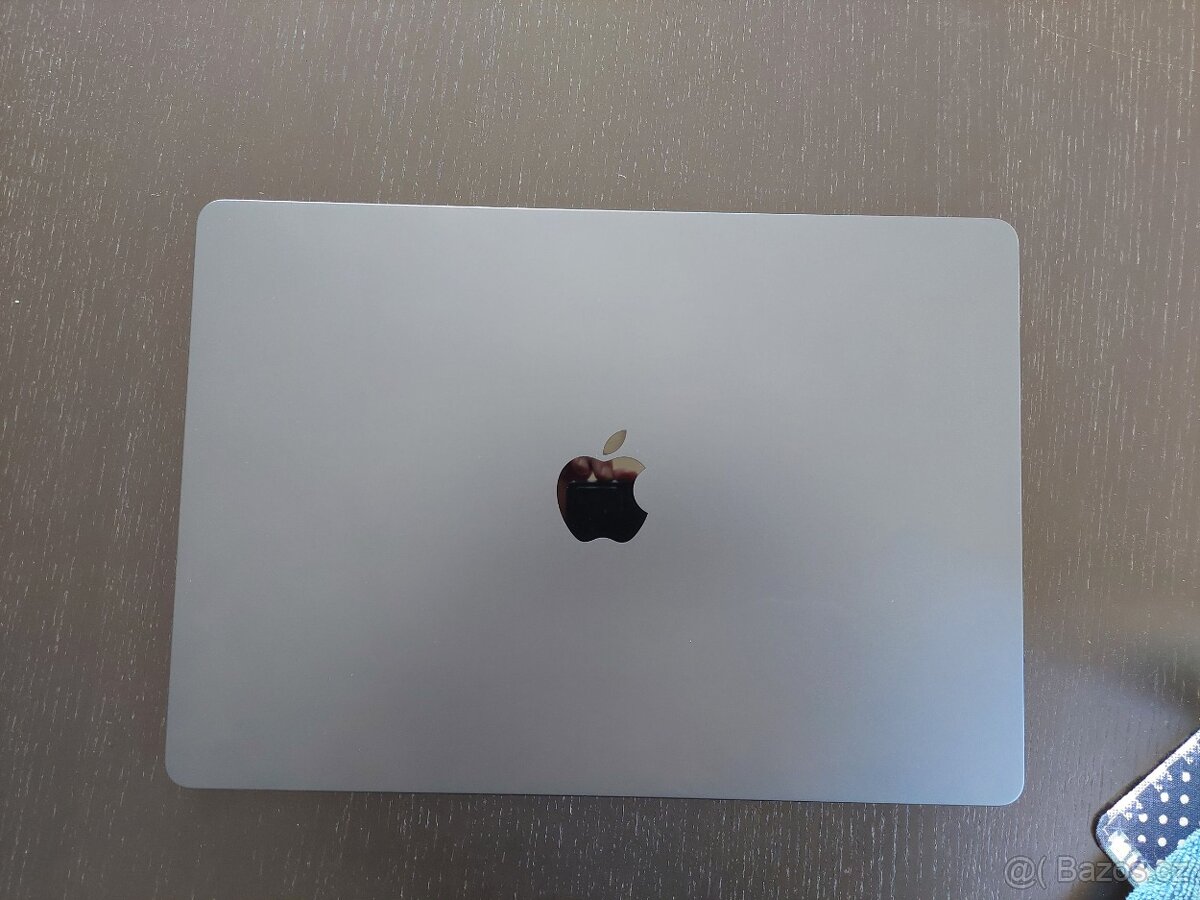 Macbook air 15" 24gb ram, 1tb ssd