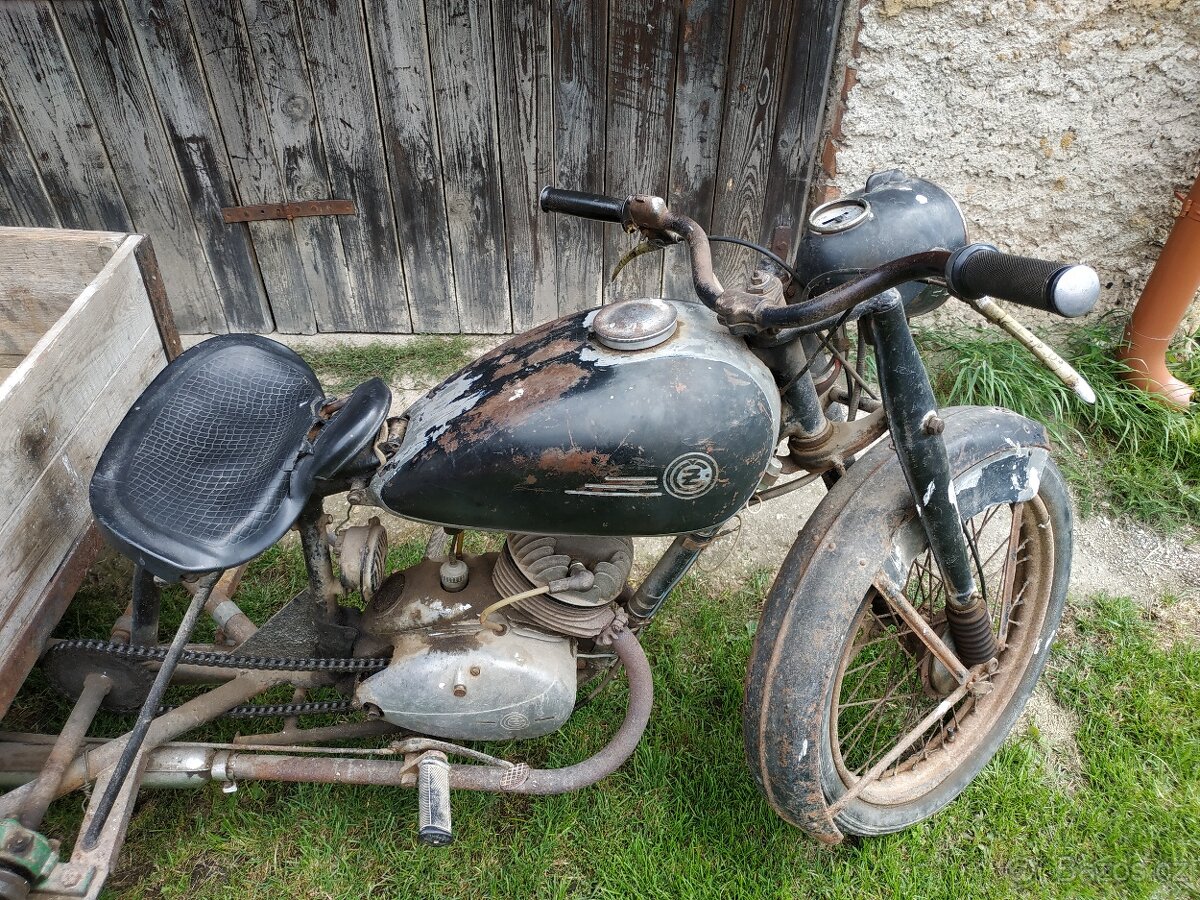 Motocykl CZ 150c, rikša, náhradní díly