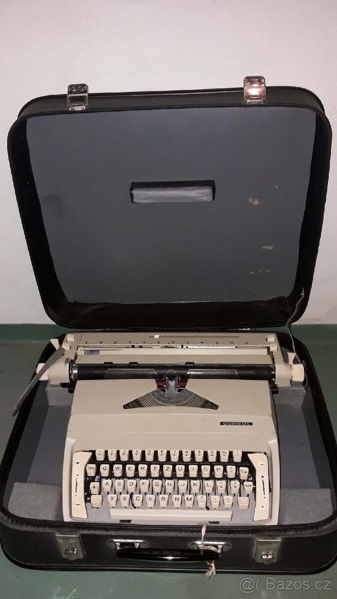 Psací stroj Consul