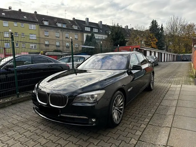 BMW 750i 300KW 2011 CZ-motor na opravu, zadřeno