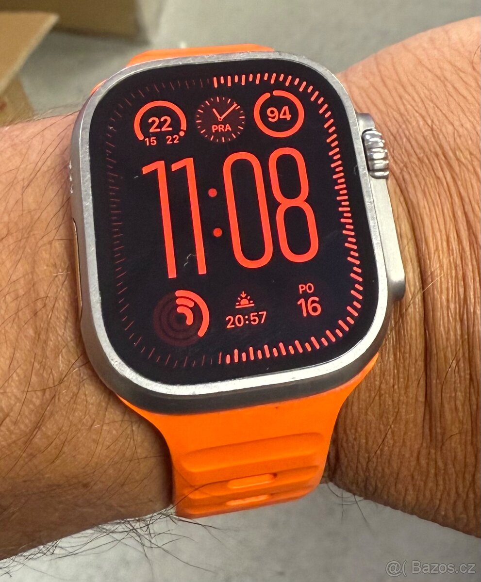 Apple Watch Ultra GPS + Cellular, 49mm titanové pouzdro