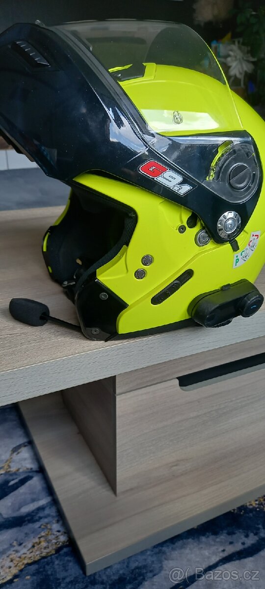 Přilba GREX výklopná.
