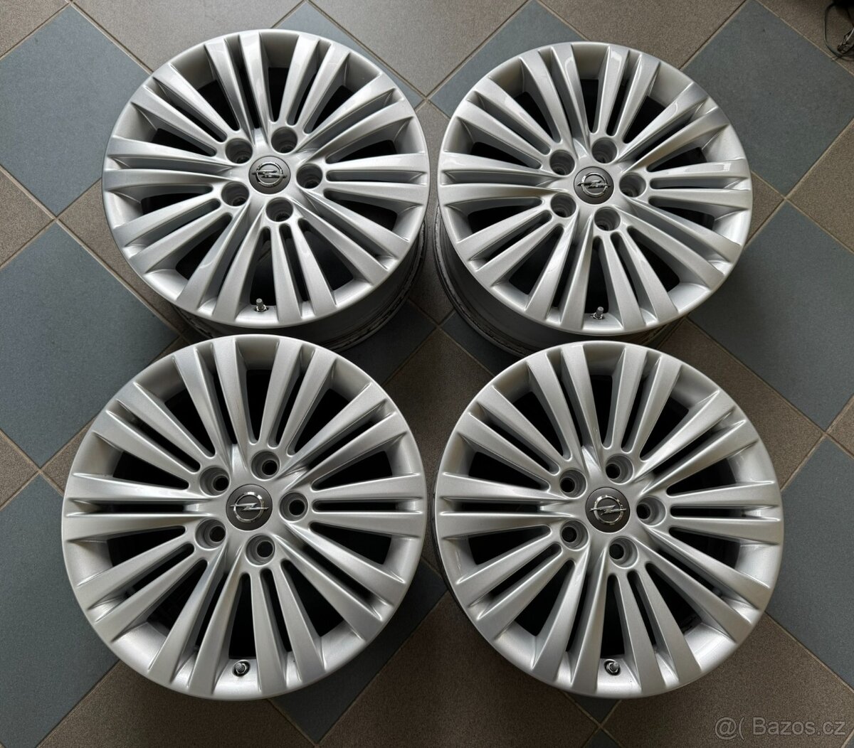 originální alu kola Opel 17", rozteč 5x115 ET44