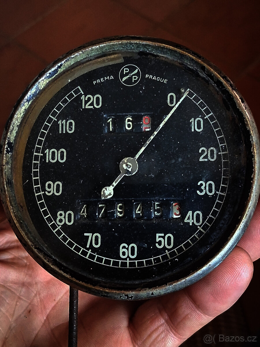 Pravotočivý tachometr 80mm