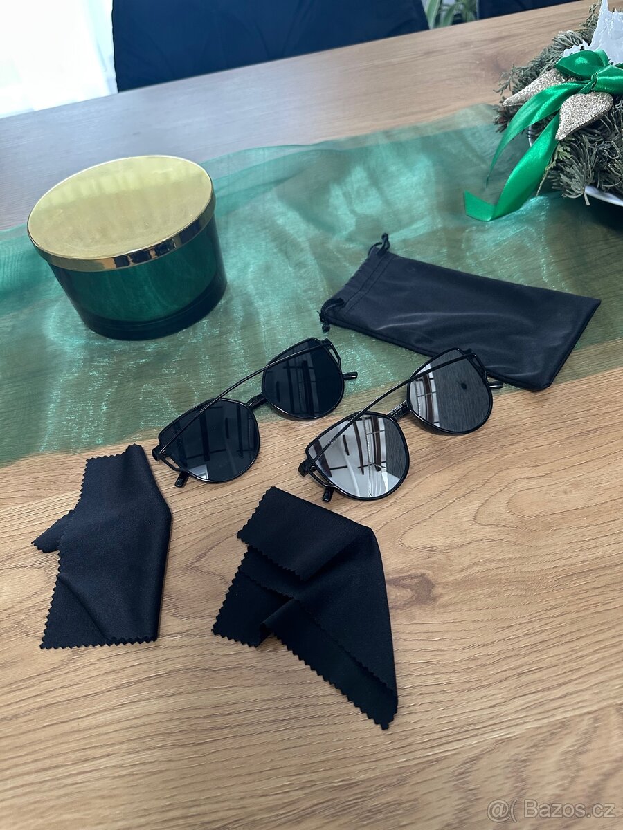 Dvoje sluneční brýle