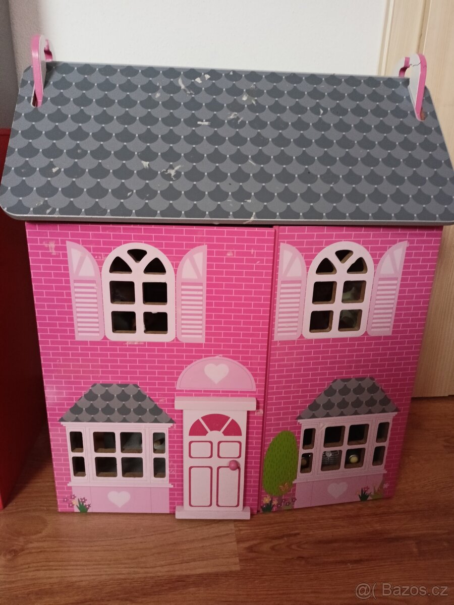 Dřevěný domeček pro panenky včetně nábytku