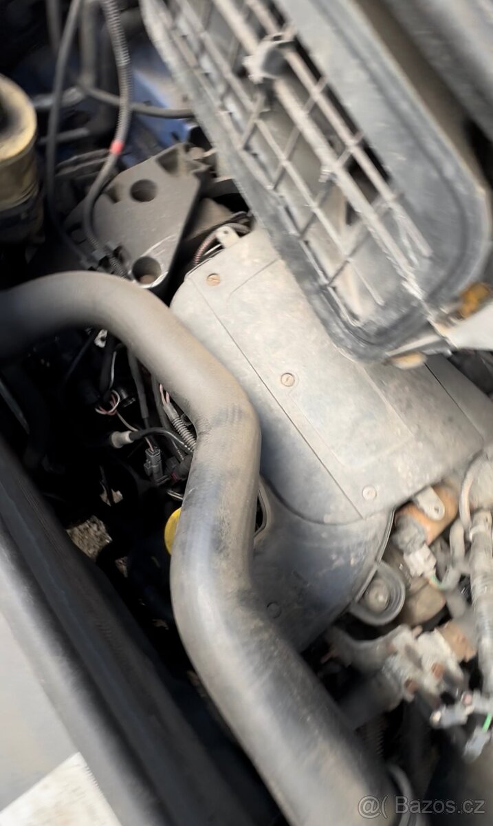 Renault trafic,opel vivaro atd 1.9dci motor