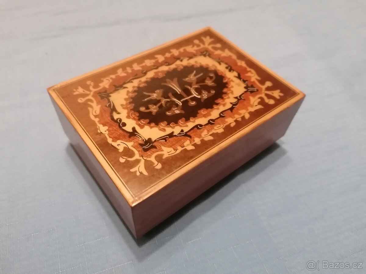 Hrací skříňka LADOR Schwitzerland