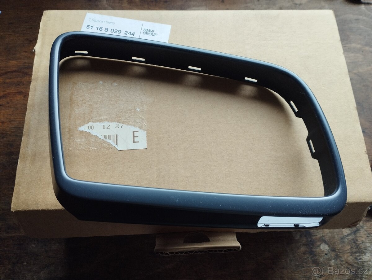 BMW 6 E63/E64 kryt pravého zrcátka