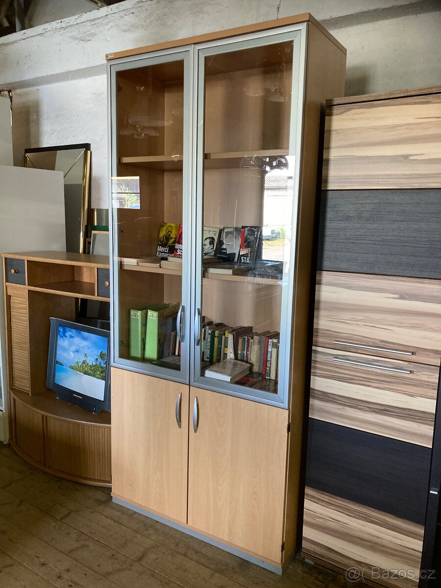 Kancelářská skříň