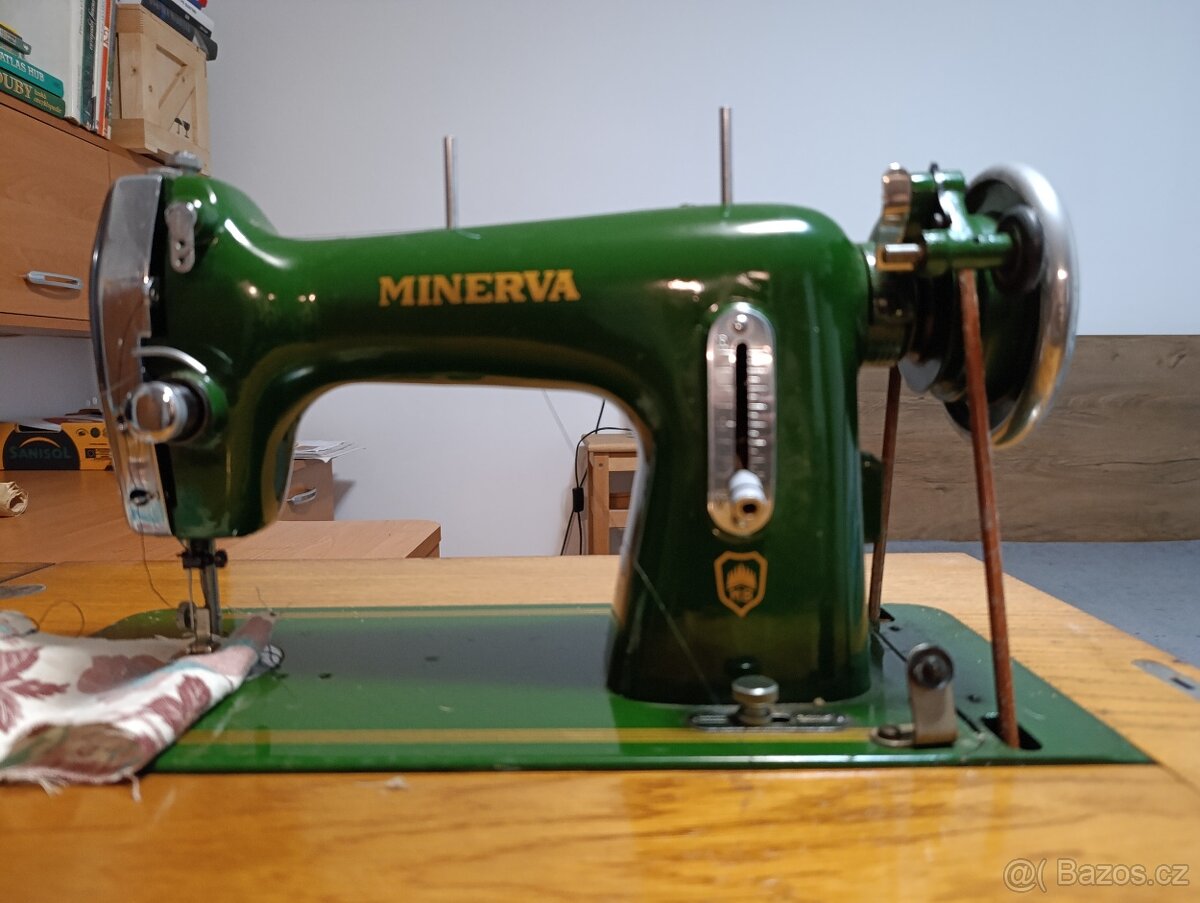 Šicí stroj Minerva po babičce
