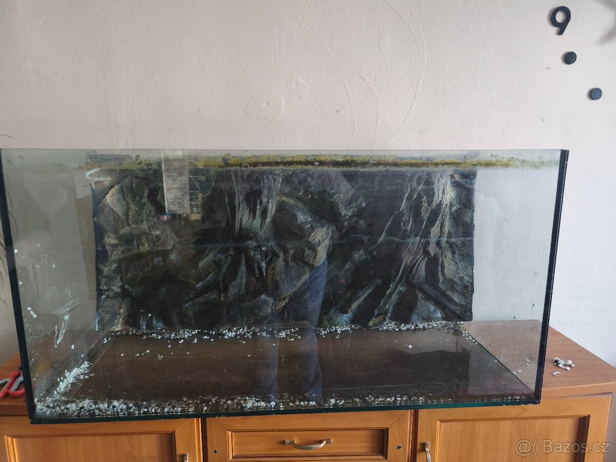 Prodám akvárium 220l