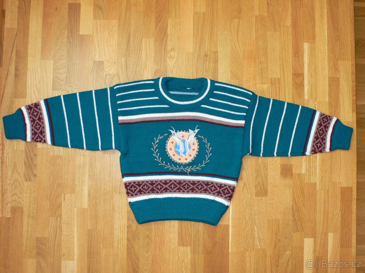 Zelený chlapecký svetr s proužky vel.110