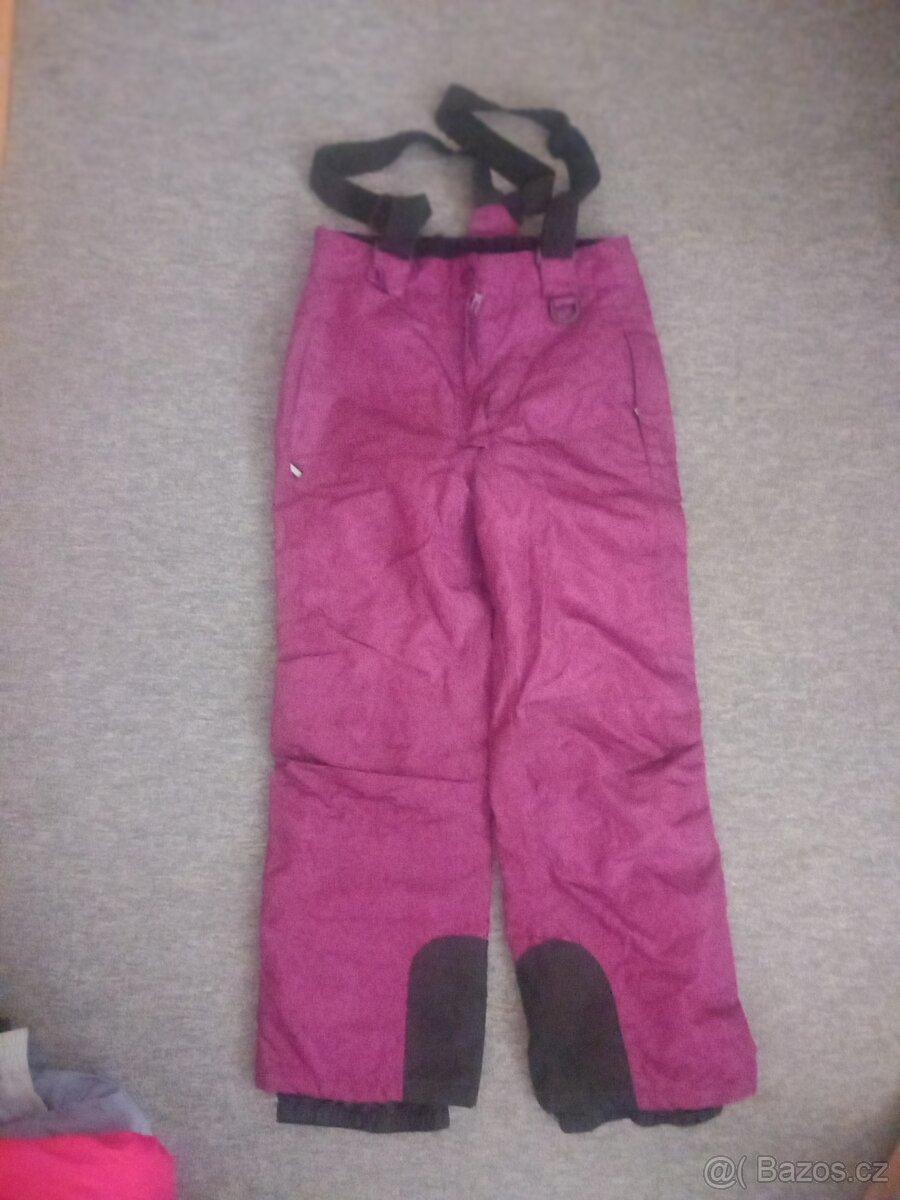 Lyžařské dívčí kalhoty vel. 134-140