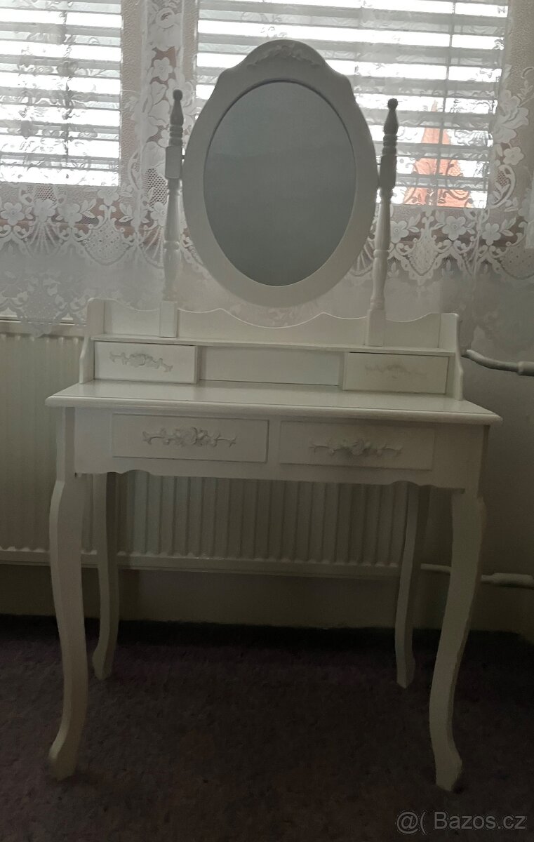 Toaletní kosmetický stolek Primadonna