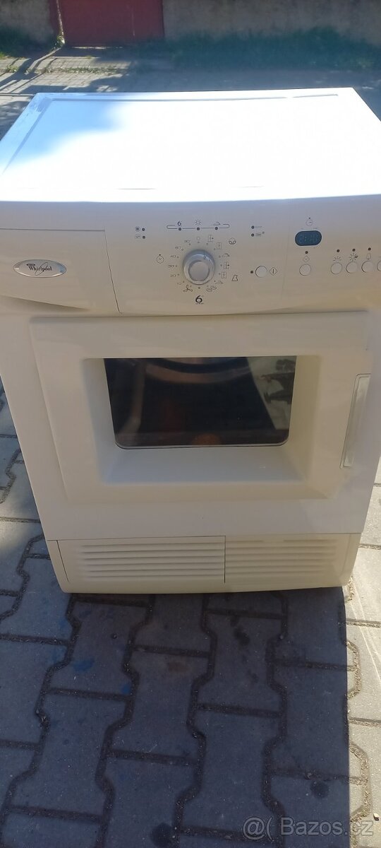 Sušička Whirlpool