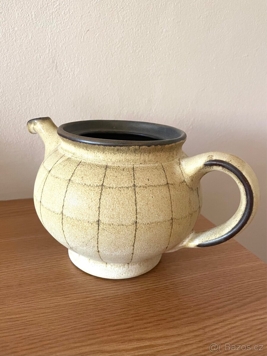 Keramicka konvicka / 200,-