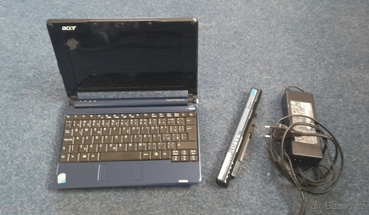 Mini notebook Acer aspire Windows XP. Funkční
