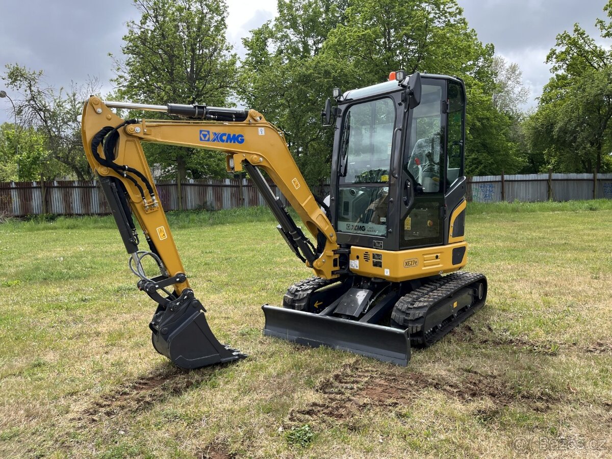 Pásové minirypadlo / bagr XCMG XE27e Pro