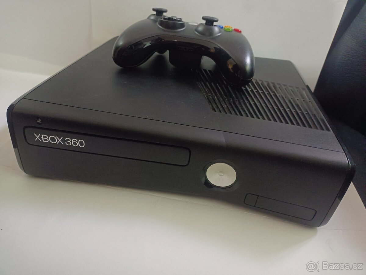 Xbox 360, ovladač, pěkný stav