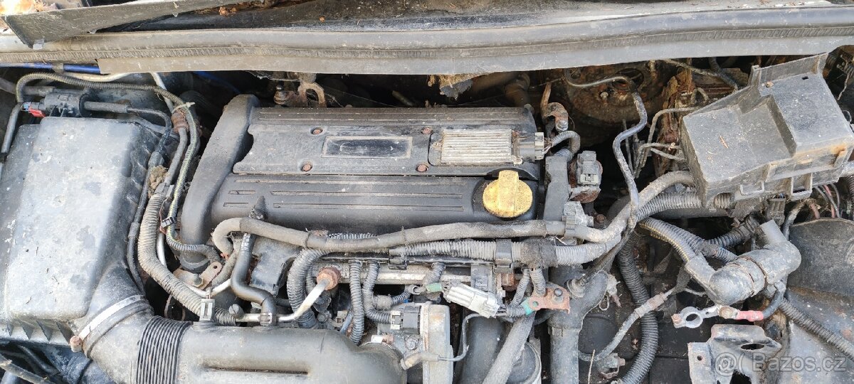 Motor Opel Zafira A 2.2 benzín typ Z22SE možno celé auto