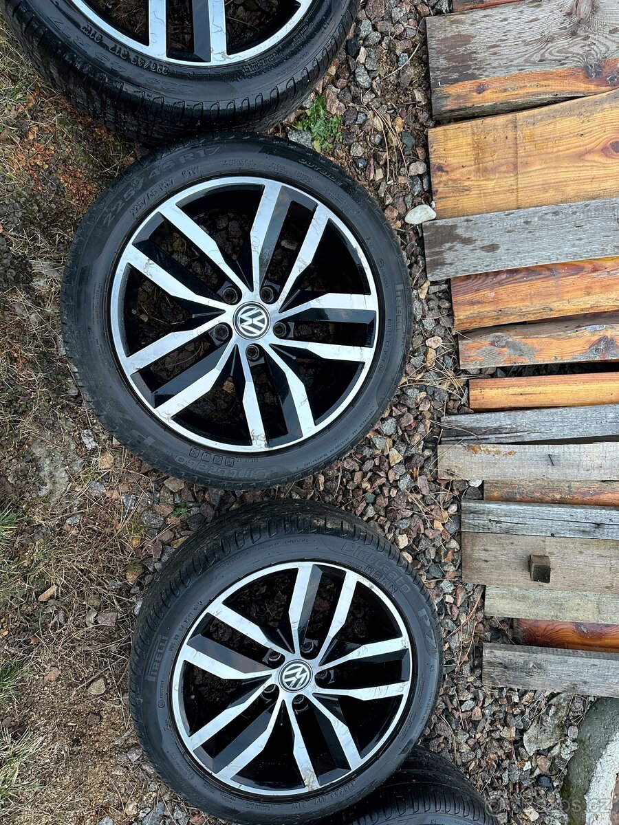 Litá kola Seat,Škoda,VW,225/45/R17 letní pneu Pireli