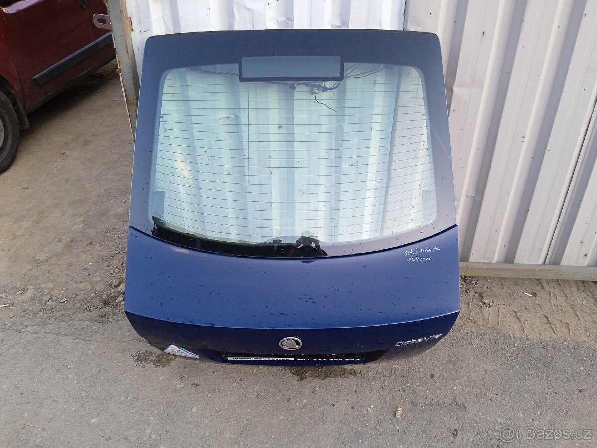 Páté dveře Octavia 2 sedan facelift.