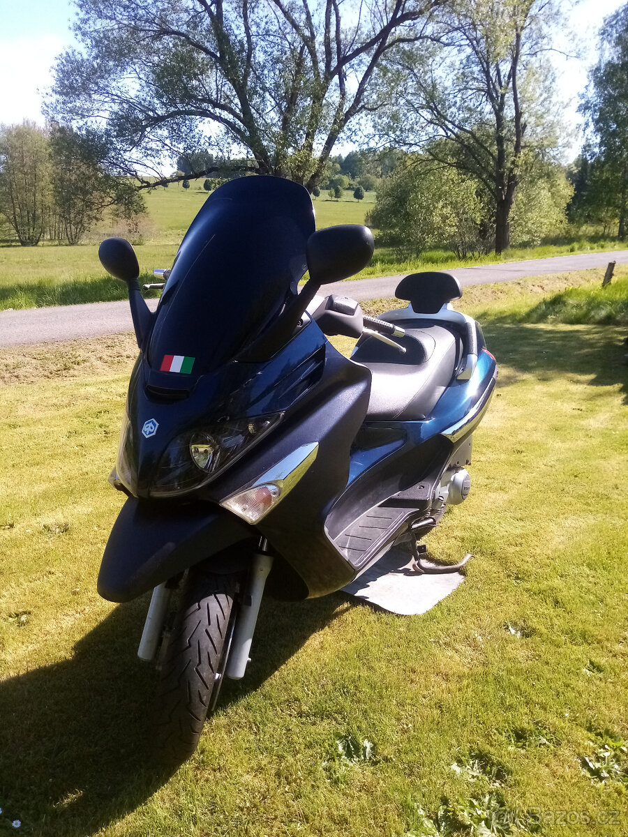 Piaggio X EVO 125