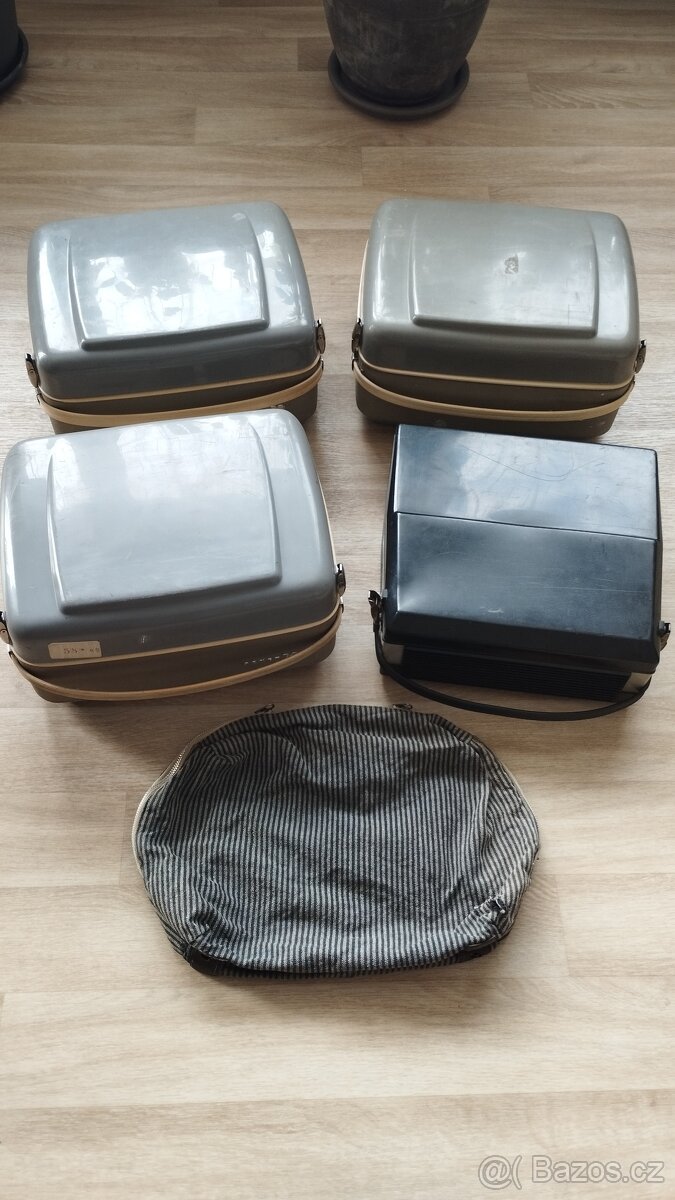 Magnetofony Tesla 3x B3 a 1x B4, plátěný obal