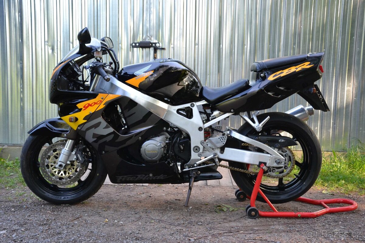 Honda CBR 900RR Fireblade SC33
