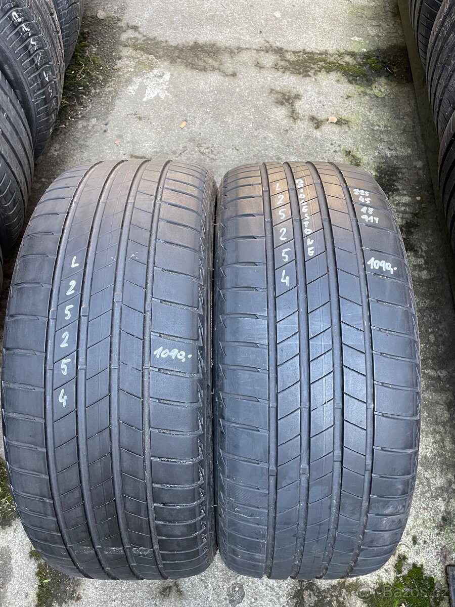 2ks Pneu Bridgestone 225/45 R18